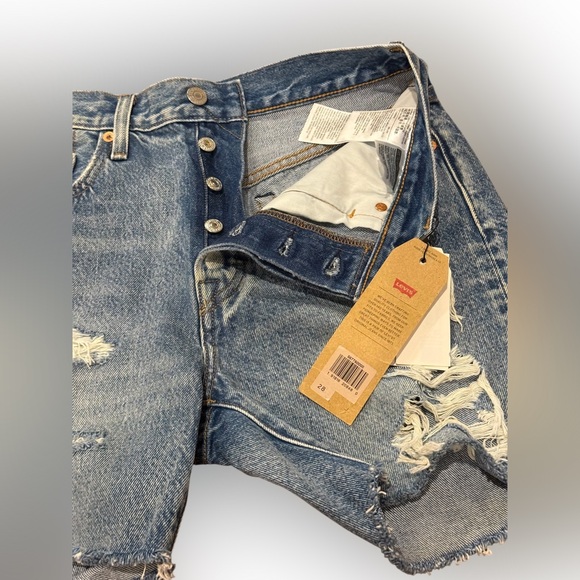 Levi’s High Rise Shorts - Picture 4 of 4